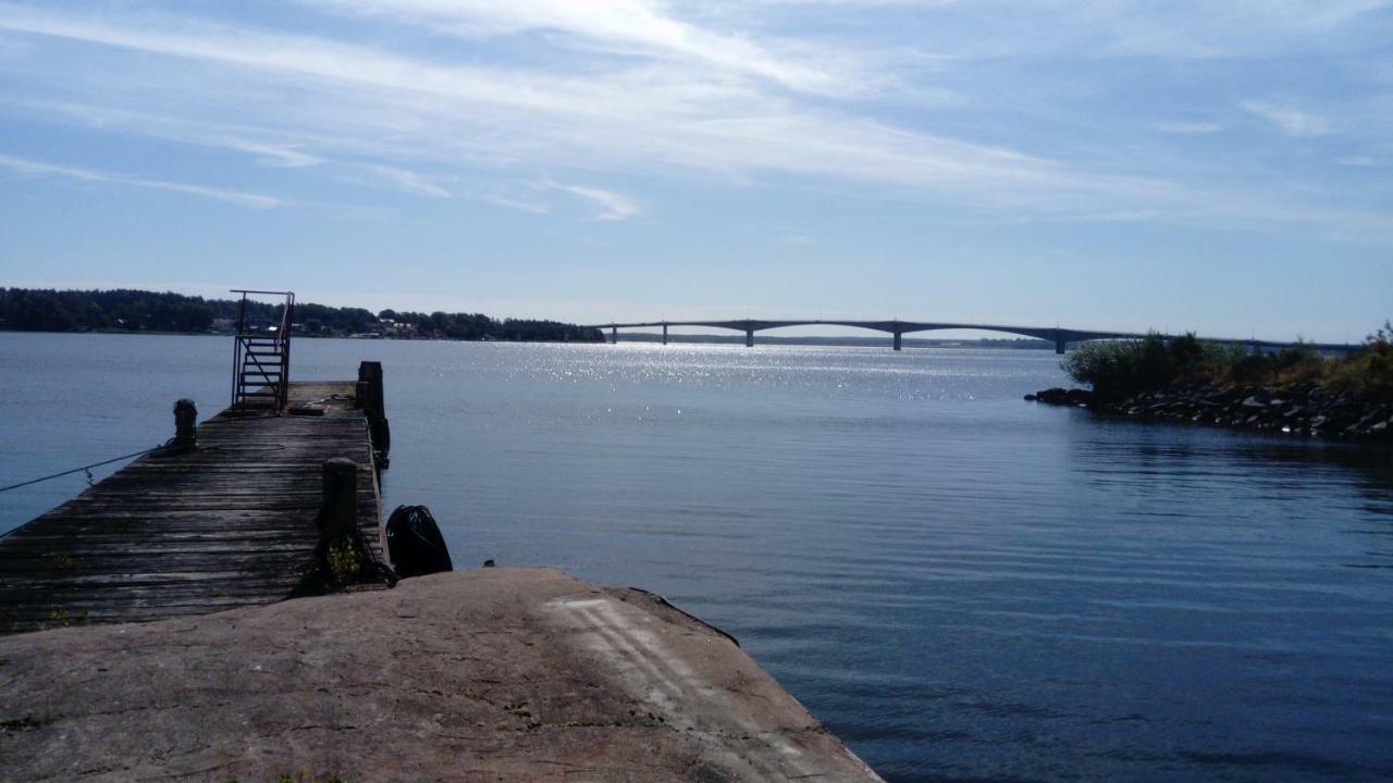 Charmig Villalagenhet 150 M Fran Vanerns Strand Mariestad Exterior foto